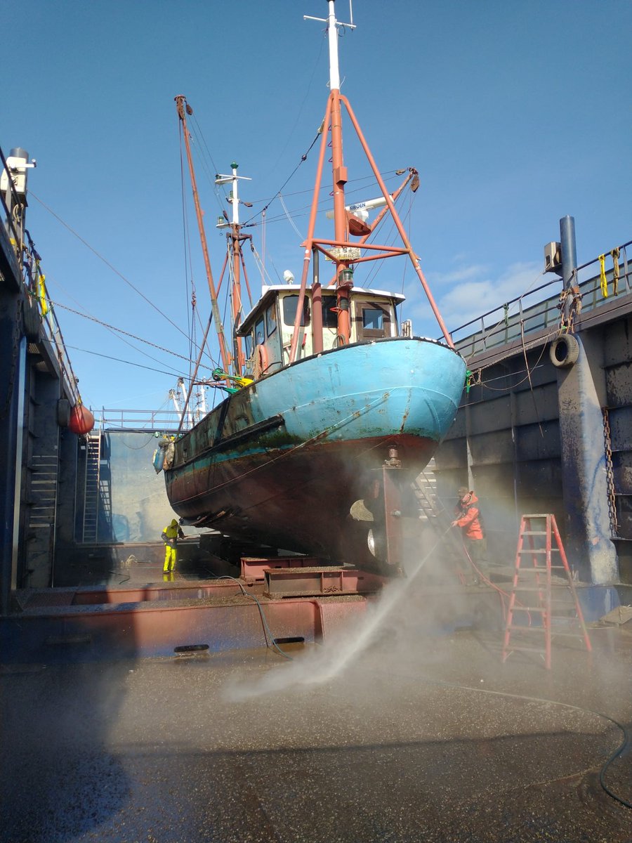 LuytGroep's tweet photo. Antiek #Wieringer exemplaar in ons dok!
Onderwaterschip WR-89 van Jan Baijs krijgt opfrisbeurt in dok #LUYT #DenOever
Authentic #Wieringer style in our dry dock: WR-89 owned by Jan Baijs
Undertaken on the #drydock, #cleaning for a fresh bottom on her.
#authentiek #nostalgie⚓️ https://t.co/MHdb6hVB9s