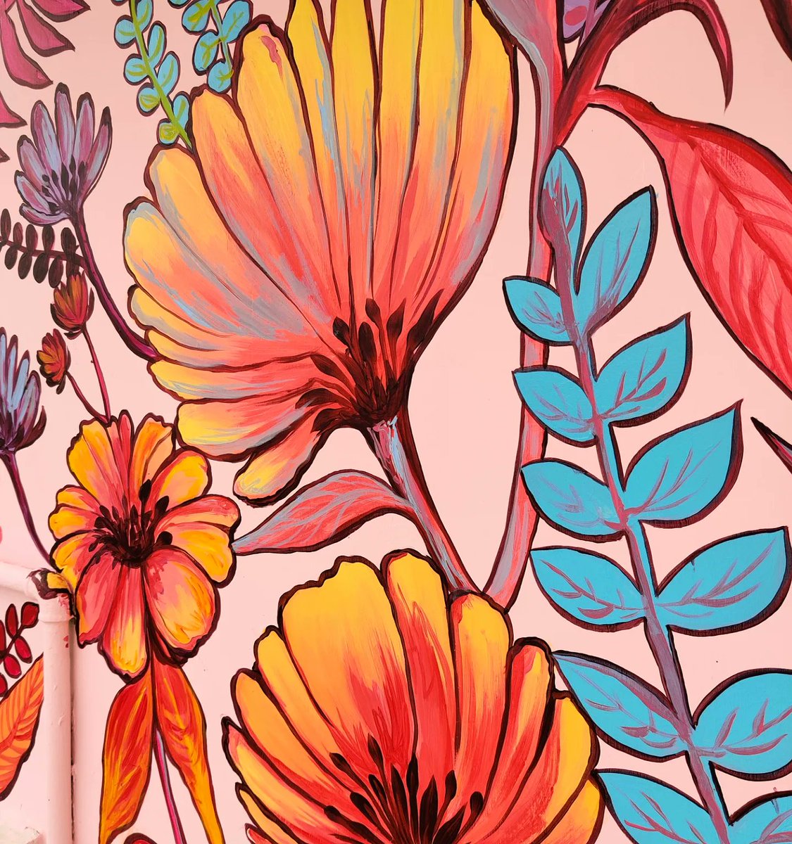 Divyaxbaid's tweet photo. #2 
Finally getting to share the mural picture w you'all. This was 46 sq. feet area, had so much fun working on this. Tell me how you like it in the comments below!👀🌸
#mural #muralart #wallpainting #muralist #ArtistOnTwitter #murals #floralpainting #dailyarts #flowers https://t.co/ZCVX7tyHdz