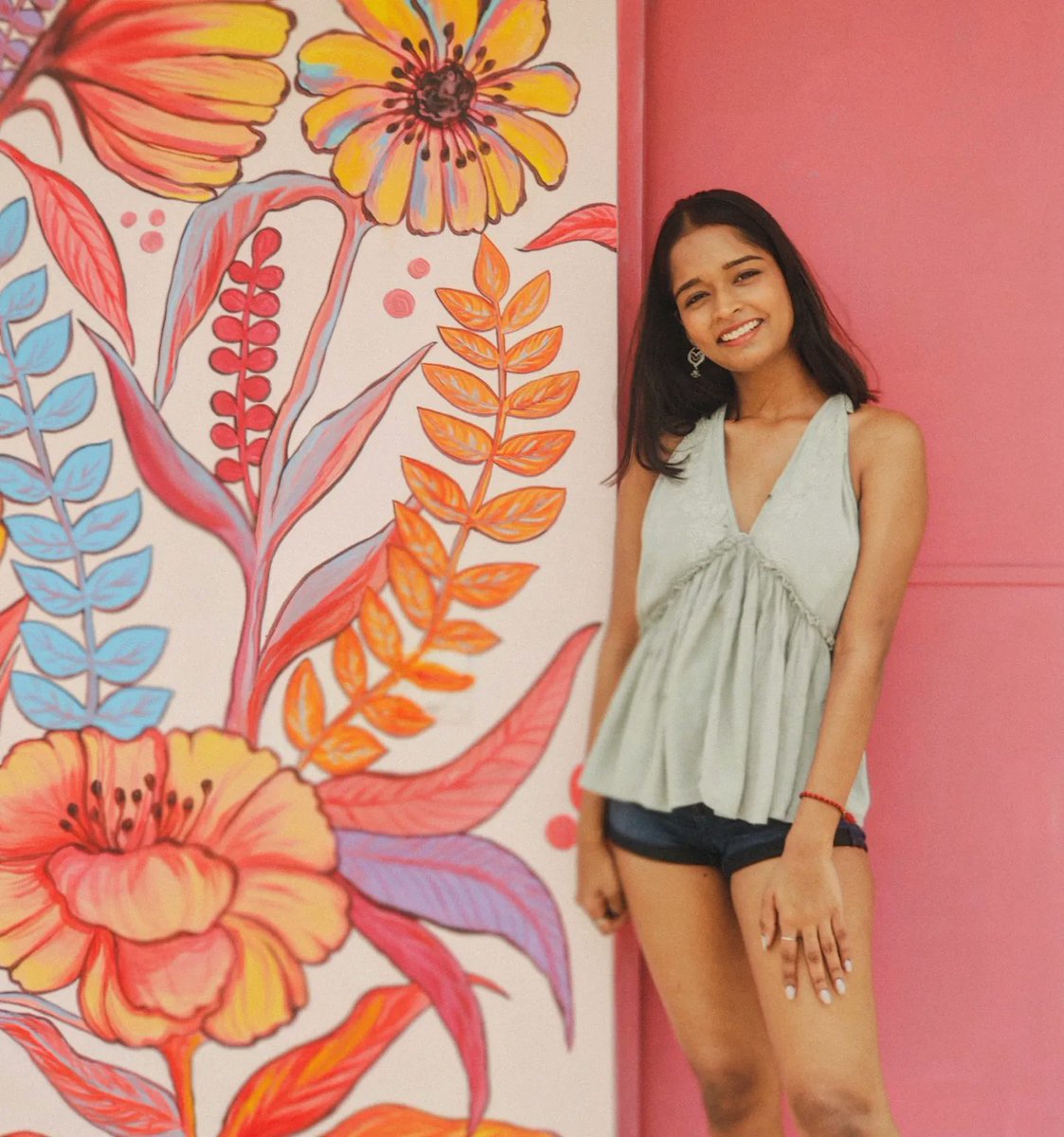 Divyaxbaid's tweet photo. #2 
Finally getting to share the mural picture w you'all. This was 46 sq. feet area, had so much fun working on this. Tell me how you like it in the comments below!👀🌸
#mural #muralart #wallpainting #muralist #ArtistOnTwitter #murals #floralpainting #dailyarts #flowers https://t.co/ZCVX7tyHdz