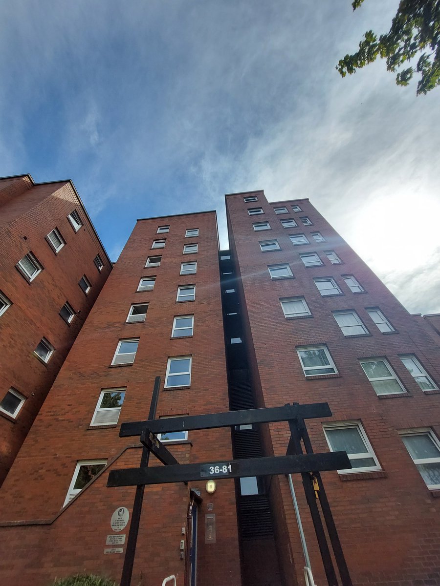 Farmaan29's tweet photo. HR inspection of Dover House ✅️ Residents are reminded to ensure waste is put in the bins/bin chute and not left in the bin store room as this is a Fire Hazard. @pa_housing #teampurple https://t.co/HIMaNqHuSf