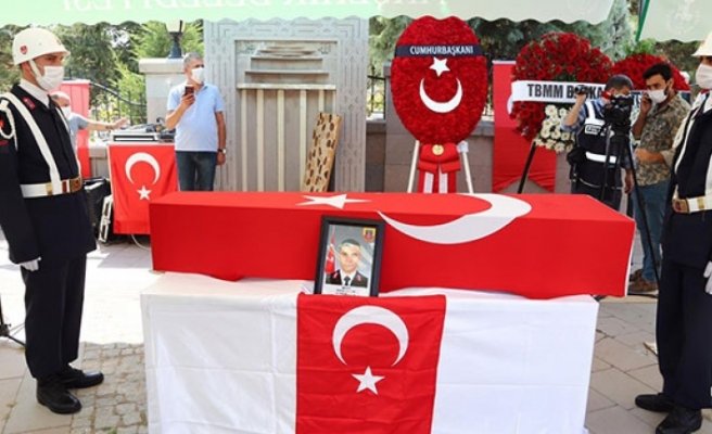 irfantunc00's tweet photo. Ne için yaşarsan onu sererler üzerine🇹🇷
13.09.2020🥀
#şehitsinanaktay🇹🇷 https://t.co/21mW2E6ULN