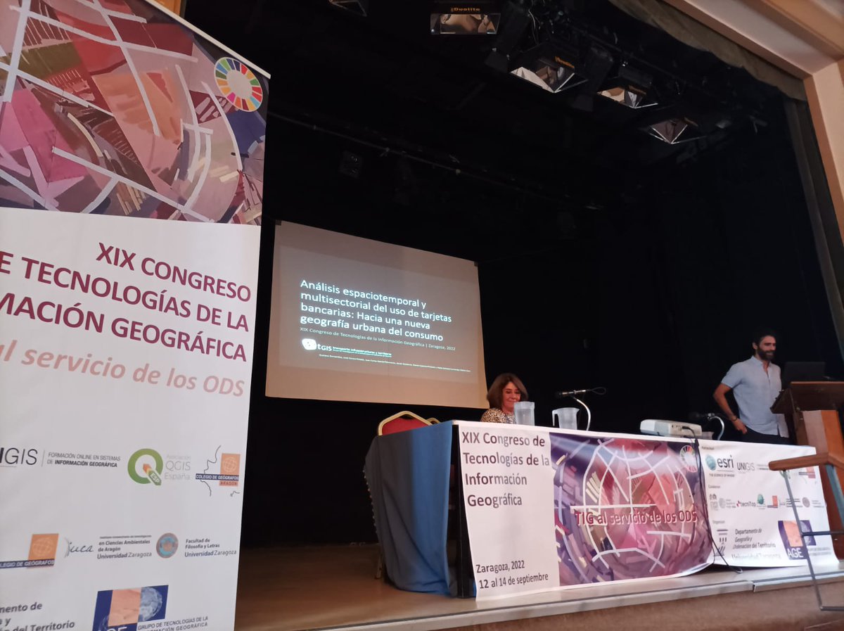 🗓️📢Comienza el 2do día del #CongresoTIG2022 y toca el turno de Gustavo Romanillos presentando la ponencia "Análisis espaciotemporal y multisectorial del uso de tarjetas bancarias: Hacia una  nueva geografía urbana del consumo" #BigData #consumo