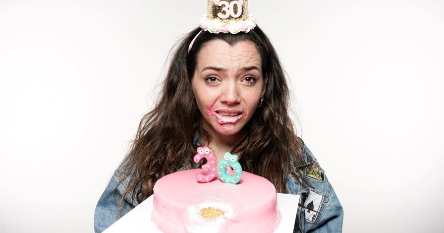 RevistaGodot's tweet photo. Vuelve #Putos30 al @palacioprensa‼

La actriz @mariasimonperez lanza una reflexión sobre el papel de la mujer en esta sociedad y lo que se espera de ella a partir de los 30. Eso sí, todo con mucho humor y brilli brilli!!
👇
https://t.co/PVIqS40Jmh… https://t.co/Vz3Vr4jqDN