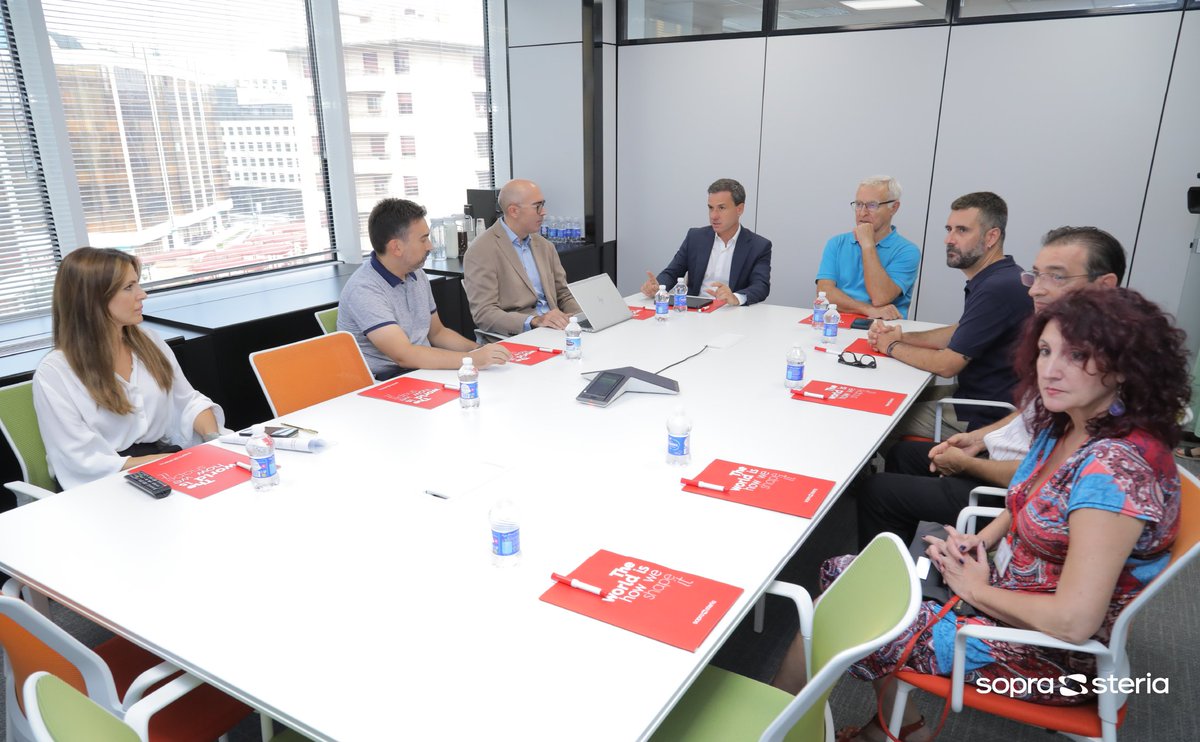 SopraSteria_ES's tweet photo. El alcalde de Valencia, Joan Ribó, ha visitado nuestras oficinas y ha destacado que empresas como #SopraSteria hacen pensar en una ciudad "no solo vinculada al turismo, sino también a aspectos como la digitalización, la innovación y la sostenibilidad”.

https://t.co/2RFYSU295N https://t.co/v8T0OXDCQa