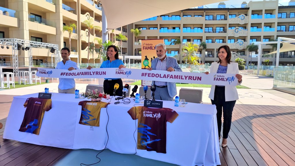 GFedola's tweet photo. Arranca la presentación de #FedolaFamilyRun, la carrera deportiva organizada por #GrupoFedola con fines solidarios y que recupera el circuito #OceanCross en #CostaAdeje.

#carrerasolidaria #run #Tenerife https://t.co/sWMMeAhs9A