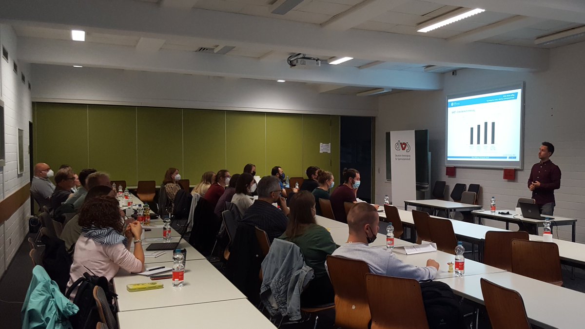 SpowisNachwuchs's tweet photo. Tag 1⃣ unseres Nachwuchsworkshops endete mit Beachvolleyball, Kubb und einem Grillabend 🏐🥖🍻,

... bevor Tag 2⃣ heute von PD Dr. Florian Loffing mit einer sehr spannenden Einführung zur Bayesschen Statistik 📊📈💻 eröffnet wurde.

So kann es weitergehen! 👍 https://t.co/5CMzebkx5X