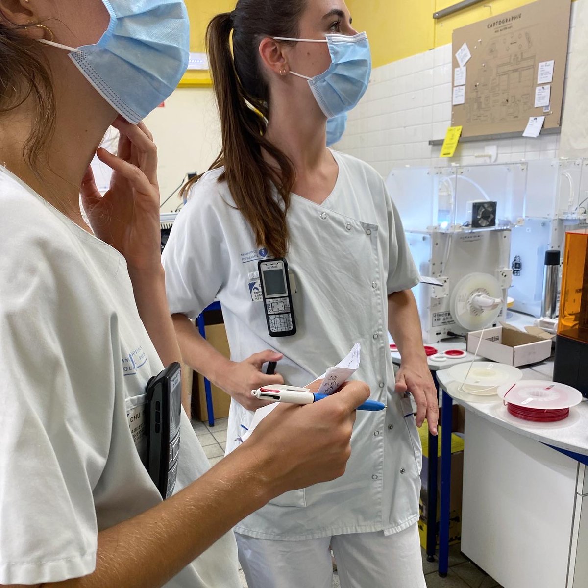 FablabBicetre's tweet photo. C'est parti pour 4 sessions d'initiation aux outils de prototypage rapide pour la team #ergothérapie @Hopital_Bicetre 
📌Découvrir et expérimenter l’imprimante 3D, la découpe laser et le scanner 3D pour fabriquer ses propres outils dans son service
#Fablabhospitalier #soignants https://t.co/NIkbm1WOFQ