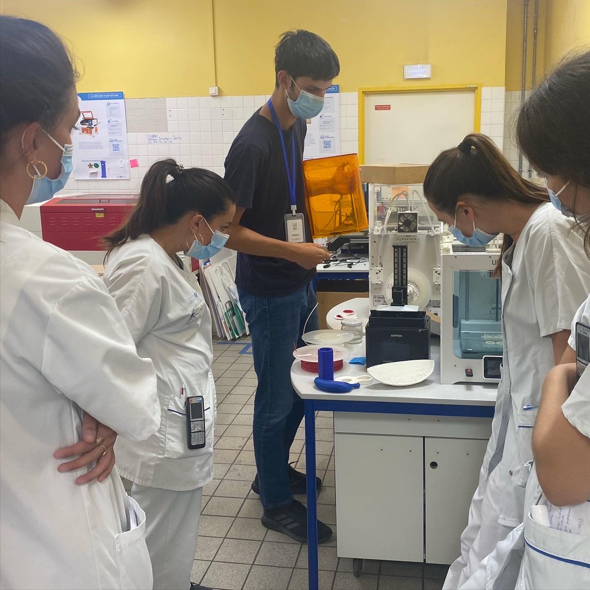 C'est parti pour 4 sessions d'initiation aux outils de prototypage rapide pour la team #ergothérapie <a href="/Hopital_Bicetre/">Hôpital Bicêtre AP-HP</a> 
📌Découvrir et expérimenter l’imprimante 3D, la découpe laser et le scanner 3D pour fabriquer ses propres outils dans son service
#Fablabhospitalier #soignants