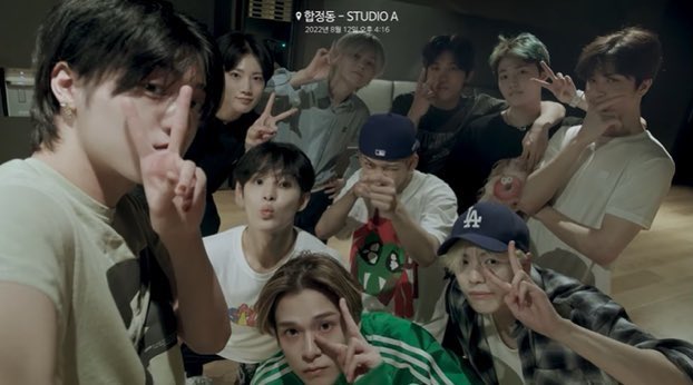 doyoungxii's tweet photo. Teume-ya, we’re practicing hard and planning for it carefully. We’ll soon see all of you on stage back again. Can’t wait to hear your voices and cheers finally! See you soon!
️️ https://t.co/VF3ozJ8sWx