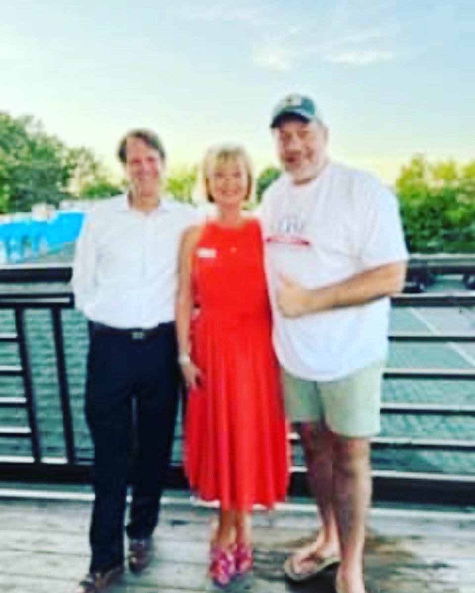 Cline13Lisa's tweet photo. Thank you to everyone who came out to the Meet and Greet at Moosehead!
Special thanks to Chris Neilsen and Knox Campbell for hosting!
#clineforschoolboard #RememberInNovember #performanceoverpolitics #educationmatters https://t.co/6FqMzmPDJ2