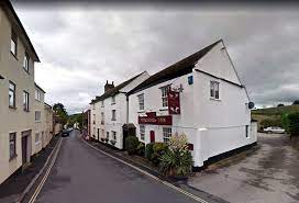 Whatever the weather @ATJbeer finds what he's looking for - and also what he isn't looking for - in the pub. Sinking pints of Raptor <a href="/gbbf/">The Great British Beer Festival</a> and <a href="/SalcombeBrewery/">Salcombe Brewery</a> Island Street Porter at The Poachers Inn while flogging the odd book ->beerinsider.com/beer-travels-w…