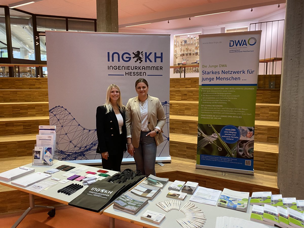 ingkhessen's tweet photo. Unser #Ingenieurreferat ist heute auf der #Fachtagung #Wasserkreislauf #RheinMain in der @RheinMain_HS. Interessierte können sich dort von Chantal Stamm und Valeria Janke-Dorn gerne die Vorteile einer Kammermitgliedschaft erläutern lassen.
#ingkh #wiesbaden #wasserwirtschaft https://t.co/lld1fssQMu