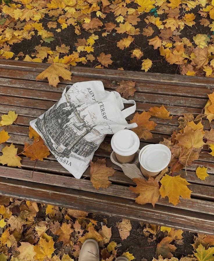 malusokay's tweet photo. Autumn coffee dates 🍂 https://t.co/hf5hzPnpP1