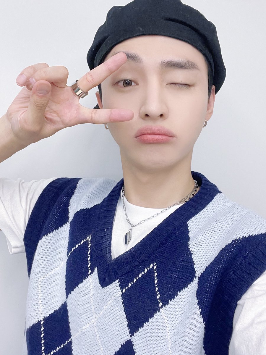 ricepath0308's tweet photo. @Official_YJS_ [TRANS]
In a while, Yoon Jisung will be appearing on #HeizeVolumeup, 8 PM at KBS Cool FM. Volume Day that we have been waiting for a week 😘 Let's tune in today too📻

#윤지성 #YoonJisung https://t.co/qqzUXAVw1b