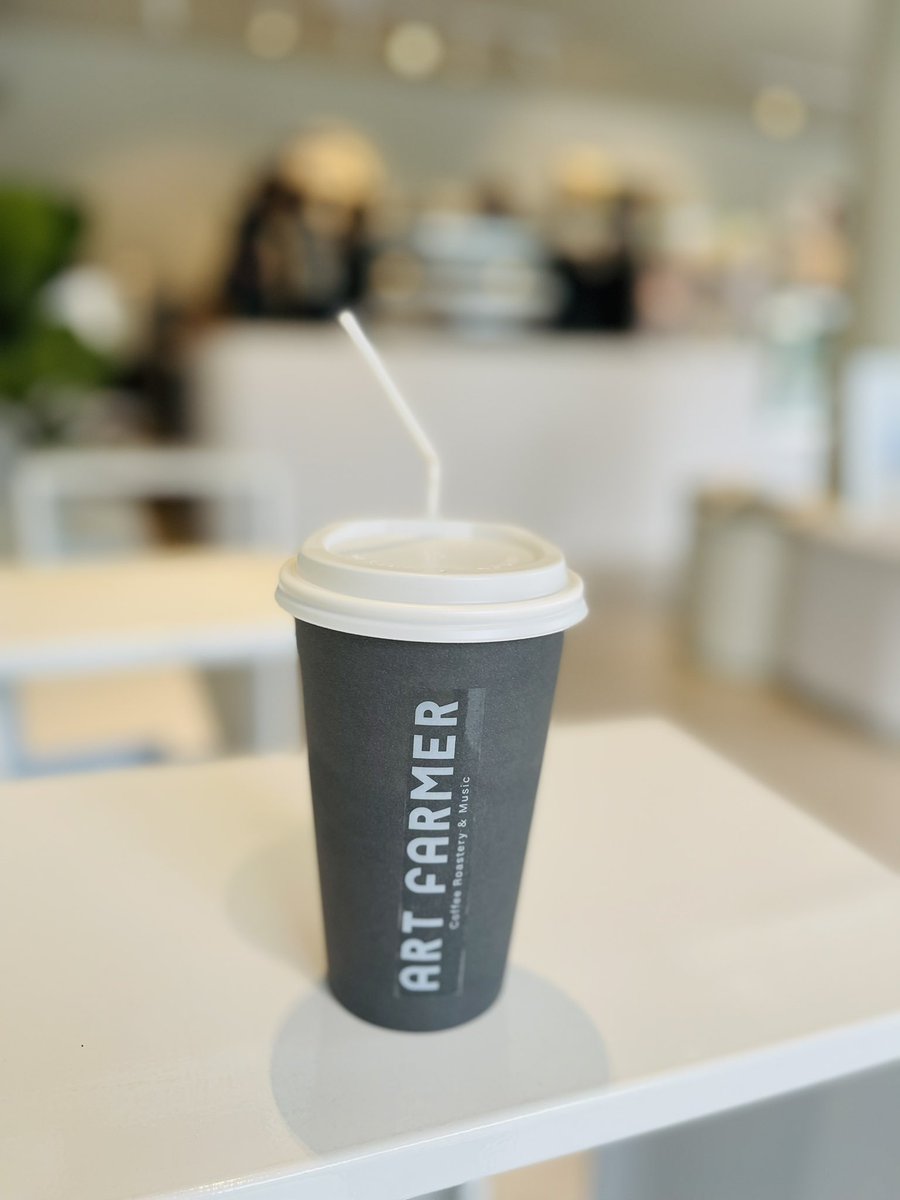 PerngJaii's tweet photo. เจอน้องเจ้าของ แนะนำ Blend คั่วกลางเข้ม #Hondurus + Thai บอดี้หนัก หอมฟุ้ง ไม่ฟรุตตี้เลย แต่หวานในคอนานมาก🤩น่ารักที่สุด คิดราคาปกติให้ แล้วบอกไม่ชอบชงให้ใหม่อีก แต่ทางนี้เป็นคอสมัครเล่น ดื่มได้หมด ตั้งแต่โอเลี้ยงยัน Bailey 😂😂 @reviewchiangmai @aroii https://t.co/15BxH9jSZB