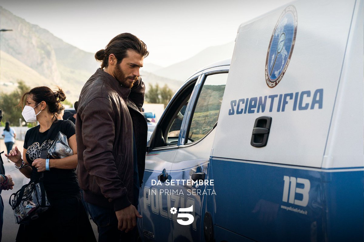 fictionmediaset's tweet photo. In attesa di vedere i nostri amati protagonisti su #Canale5 nella prima puntata di #ViolaComeIlMare  ecco alcune foto di backstage 😍📸
@frachillemi___
#canyaman 
@LuxVide https://t.co/YABugDbKKl