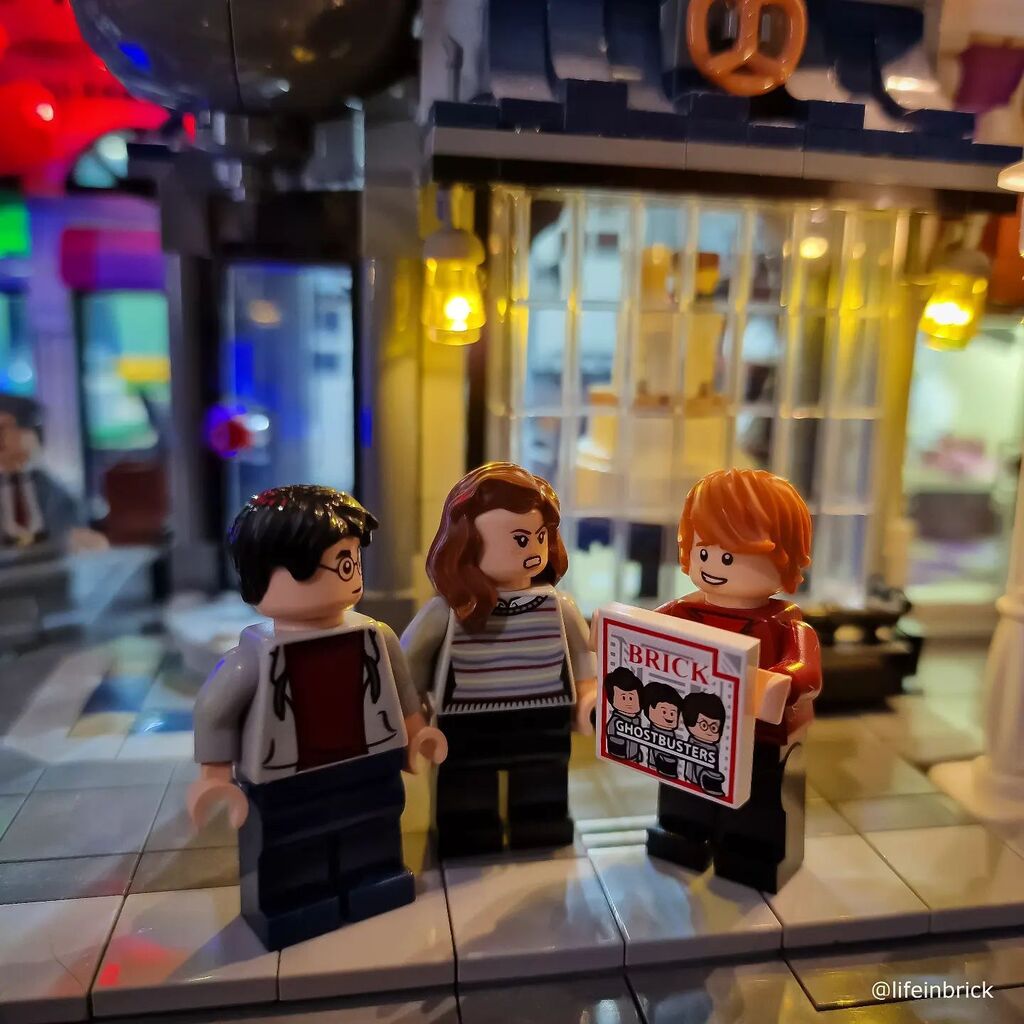 lifeinbrick's tweet photo. "Do you think these guys are any good with dementors?!"
#harrypotter #dementor #lego #legoharrypotter #ghostbusters #legoghostbusters #whoyagonnacall #wizardingworld #ronweasley #hermoniegranger #legocity #brickphotography #minifigurephotography #minifi… https://t.co/SThBrcehr7 https://t.co/k1uHEzjPtA