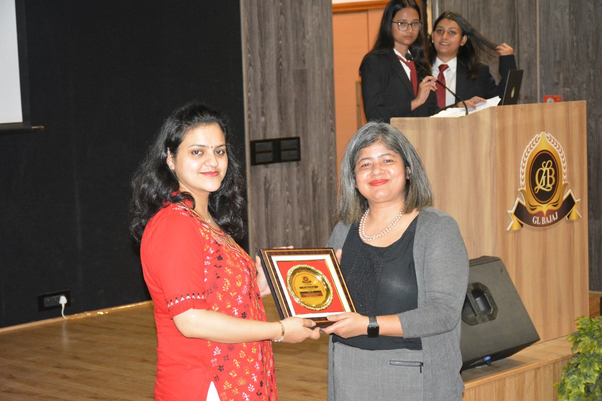 glbajajimr's tweet photo. GLBIMR.PGDM Institute, organized an Expert Talk on “Emotional Intelligence for Workplace Success” on 10/09/2022. Ms. Radhika Sharma, Learning Partner and Manager- L&D MetLife was resource person of this expert talk.
#GLBajaj #GLBIMR #DrSapnaRakesh #ExpertTalk #ExpertTalkSeries https://t.co/MivMAg5mS3