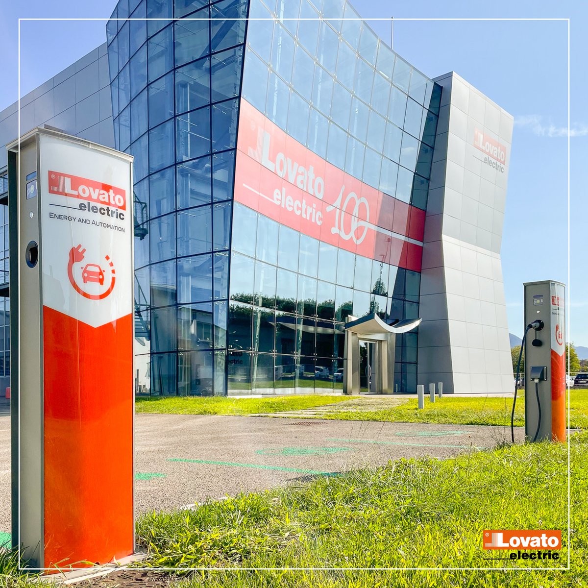 LovatoElecTR's tweet photo. 🌱🚗Lovato Electric olarak Bergamo'daki genel merkezimizde ilk elektrikli araç şarj istasyonumuzu açtık. #lovatoelectric #green #yeşil #autoelectric #otoelektrik #energy #enerji #electricvehicles #elektrikliaraçlar #ev https://t.co/xK4fJrqXnI