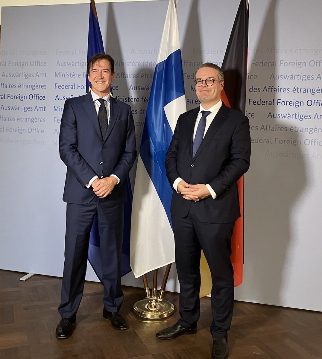 Unser Team <a href="/Ulkoministerio/">MFA Finland 🇫🇮</a> <a href="/FinBotschaftDe/">Botschaft von Finnland in Berlin</a> <a href="/sirpanyberg/">Sirpa Nyberg</a> <a href="/AnneSipilainen/">Anne Sipiläinen</a> besuchte das <a href="/AuswaertigesAmt/">Auswärtiges Amt</a> und sprach mit Staatsminister <a href="/tobiaslindner/">Dr. Tobias Lindner</a> Starke Partnerschaft 🇫🇮🇩🇪! #Sicherheitspolitik