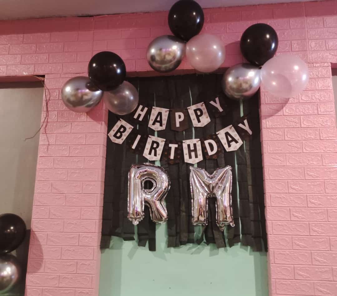 ArmyKendari's tweet photo. Happy Birthday Uri Leader. 
We wish you have a long life, good health, and successful career. 
Thank you for your hardwork, beautiful music, and thank you for coming.
Thanks, Kim Nam Joon @bts_bighit @HYBEOFFICIALtwt 

 One of the sponsors @heartlandrm_INA 
#armykendariofficial https://t.co/t9WfGFUp1S