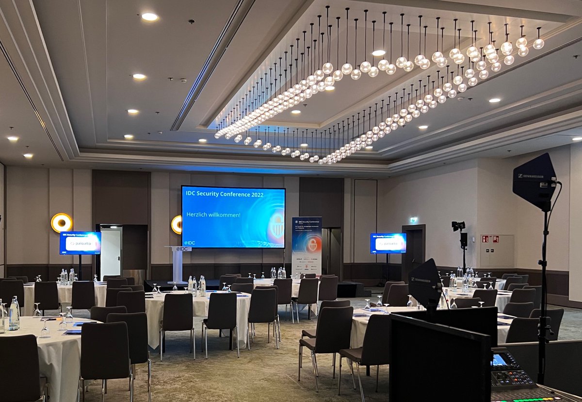 IDC_Deutschland's tweet photo. Guten Morgen Frankfurt! Wir wären ready und freuen uns auf unseren heutigen Event # live, #inecht und mit #LiveStream. Um 9:10 gehts los mit der IDC Security Conference, wir halten Sie und euch hier unter dem Hashtag #idcsecurity22 auf dem Laufenden. https://t.co/dDkEAJCv7D