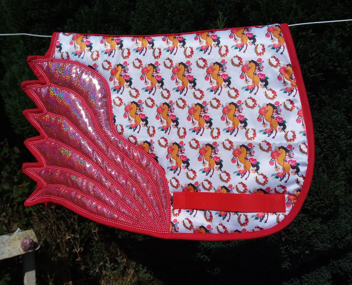 bybelette76's tweet photo. Tapis''Pégase'' taille shetland avec tissu spirit étalon 🐎 des plaines .
#poney #pony #ponygirl #equestrian #chevalpassion #sewing #animal #faitmain #artisane #artisanat #Couture #équestre #horsegirl #horselove https://t.co/cQtk27okjp