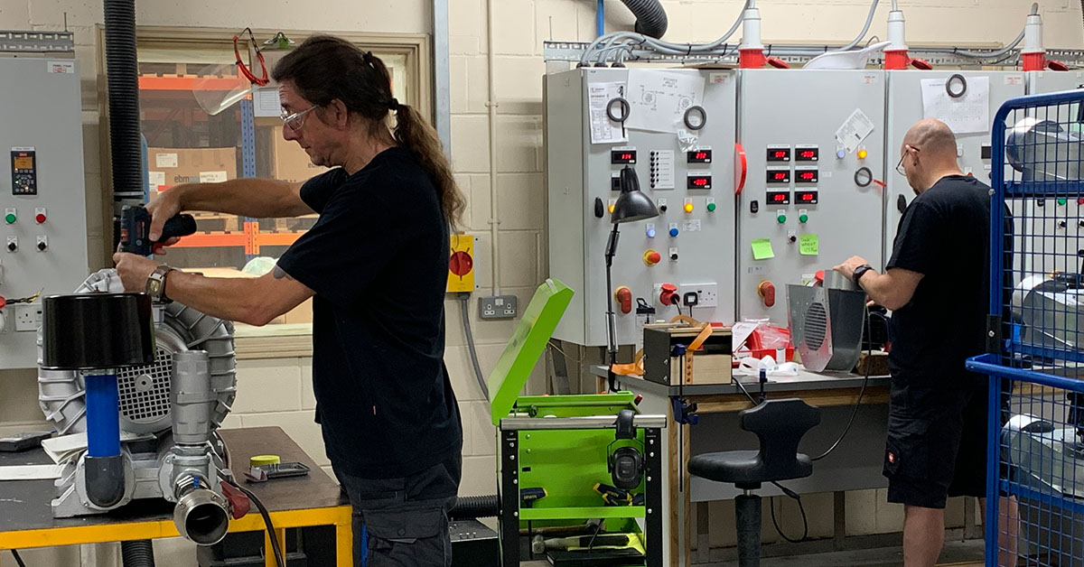 AirControl1969's tweet photo. This week, we would like you to meet our Electrical Testing Team - Andy Shearman (Senior Electrical Engineer) and Neil Cracker (Electrical Testing). All our fans, blowers and air knife solutions must pass the electrical test before we can despatch them to our customers. https://t.co/wahwbRK0vP