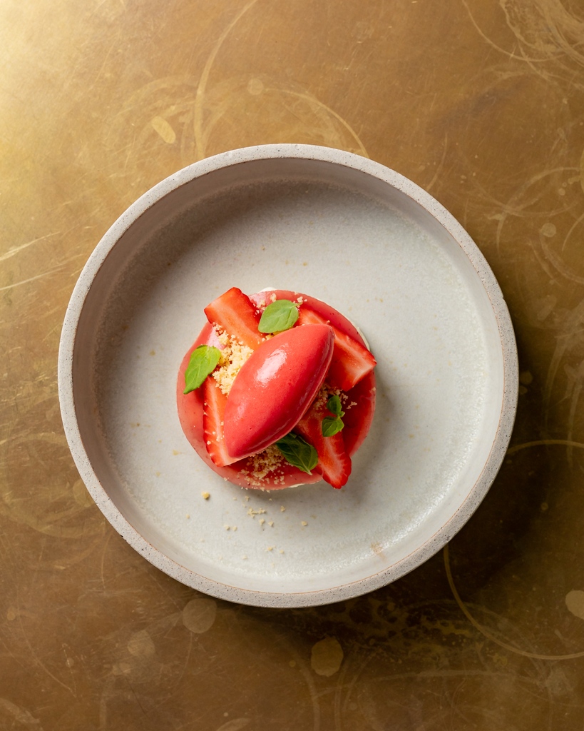 Steven Edwards (@stevenxedwards) on Twitter photo Strawberries & Clotted Cream 🍓🍓🍓
Our take on a classic <a href="/stevenedwardsbr/">Steven Edwards Riverhouse</a>
<a href="/ADBStrawberries/">Annabel Makin-Jones</a>
<a href="/Roddas_Cream/">Rodda's Cream</a>
📍 <a href="/stevenedwardsbr/">Steven Edwards Riverhouse</a>
📸 <a href="/JustinDeSouza7/">Justin De Souza</a> Strawberries & Clotted Cream 🍓🍓🍓
Our take on a classic <a href="/stevenedwardsbr/">Steven Edwards Riverhouse</a>
<a href="/ADBStrawberries/">Annabel Makin-Jones</a>
<a href="/Roddas_Cream/">Rodda's Cream</a>
📍 <a href="/stevenedwardsbr/">Steven Edwards Riverhouse</a>
📸 <a href="/JustinDeSouza7/">Justin De Souza</a>