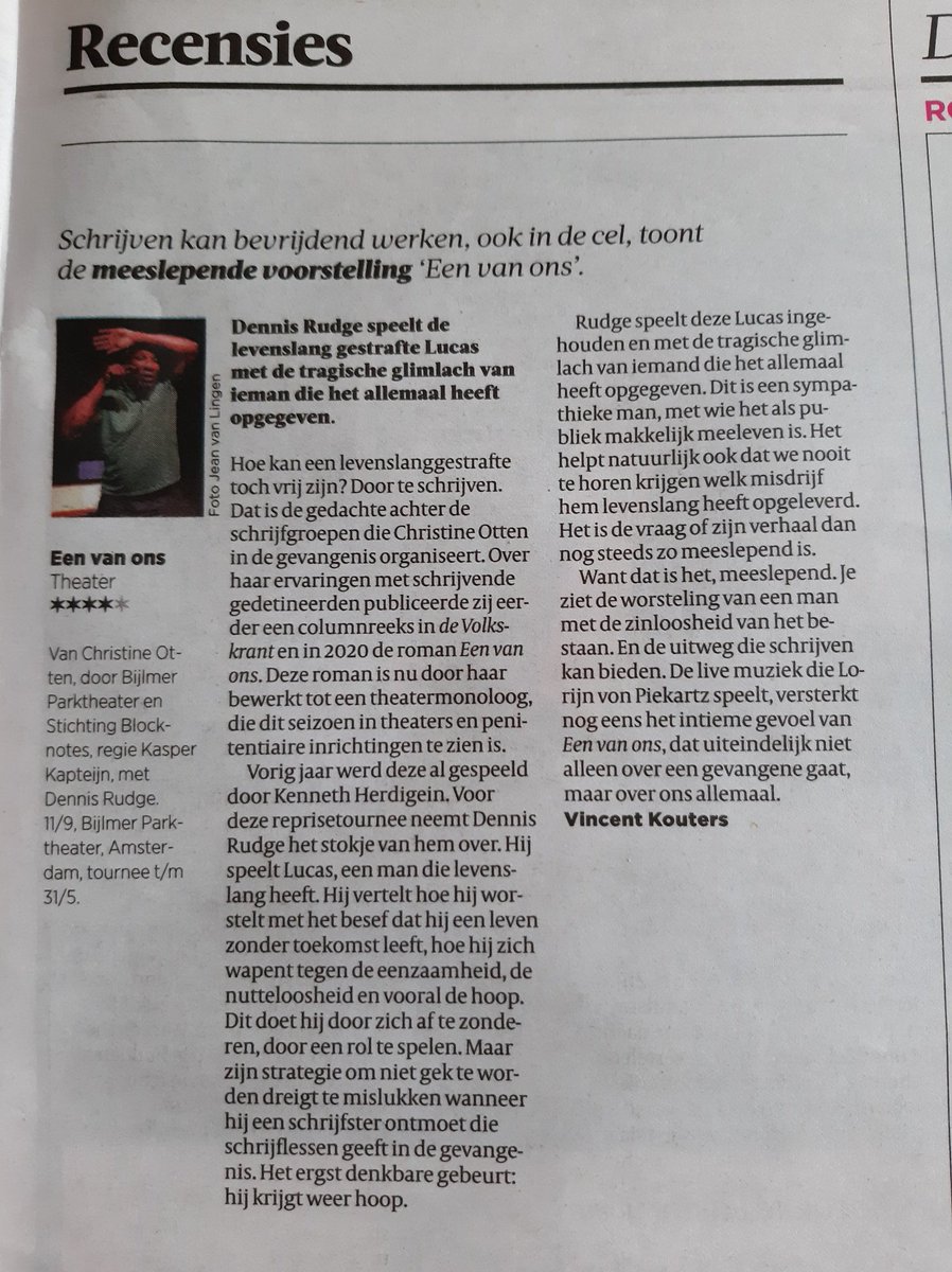 christineotten's tweet image. 4**** in @volkskrant voor Een van ons!  &apos;Meeslepend.&apos; &apos;Een van ons gaat uiteindelijk niet alleen over een gevangene, maar over ons allemaal.&apos;  Speellijst: stichtingblocknotes.nl #eenvanons #blocknotes #bijlmerparktheater #tournee  #theater #roman  @bijlmerparkth @De_Geus