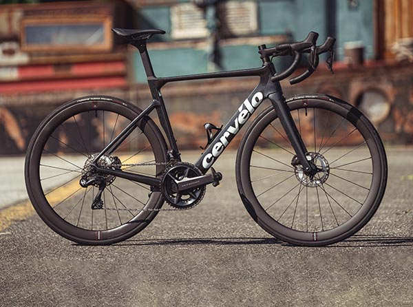 matosvelo's tweet photo. Cervélo dévoile un nouveau Soloist, un nom déjà connu pour un vélo léger et aéro : https://t.co/dbYWj1VCkW 📸 @sonamdotcc https://t.co/M7bFGdzsaP
