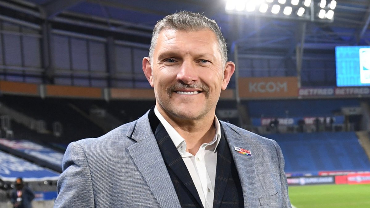 Pleased to announce @RLBarrieMc10 will be joining @flatsandshanks @davidflatman @TomShanklin in our Q&A for #burrowsball on 22nd September at the home of #leedsrhinos #headingleystadium #fundraising for #robburrow trust 💙🏈 time is running out to get your ticket pls #rt