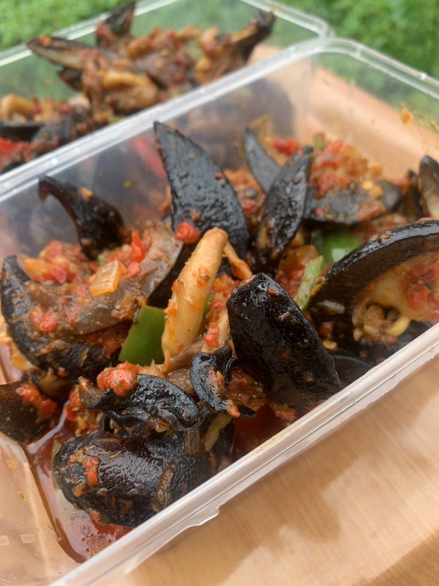 snailyng's tweet photo. The Bigger the Better! What’s your lunch going to be?
-Shop Snaily.
#Jumbosize #snails #snaily #tasty #crunchy #delicious #pepperedsnails #foodforthegods #africanrecipes #cusine #foodphotography #foodpics #discover #healthy #explore #naijafoodie #food #foodie #protein #ChopLife https://t.co/csdHyd2rSa