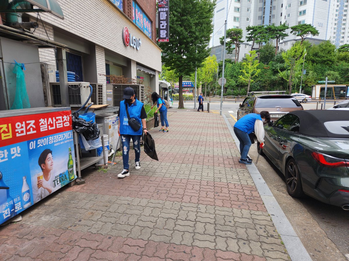 OKLim_GM's tweet photo. <원더우먼 봉사단, CLEAN DAY>
오늘 광명(갑) 여성봉사단체인 '원더우먼 봉사단'과 함께하는 Clean Day에 참여 했습니다.
https://t.co/MYLqXG6tMQ
#광명 #여성봉사단 #원더우먼 #CleanDay https://t.co/xYhs1q32SM