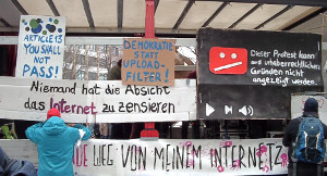 aktionfsa's tweet photo. Wende bei der Chatkontrolle?
https://t.co/v9xTMjhPAc
#Chatkontrolle #Verschlüsselung #EU #VDS2.0 #Lauschangriff #Überwachung #Vorratsdatenspeicherung #Videoüberwachung #Rasterfahndung #Inhaltskontrolle #anlasslos #Kommunikation #Anonymisierung #Verschlüsselung  #Verbraucherdatens https://t.co/rtPN81CJzZ