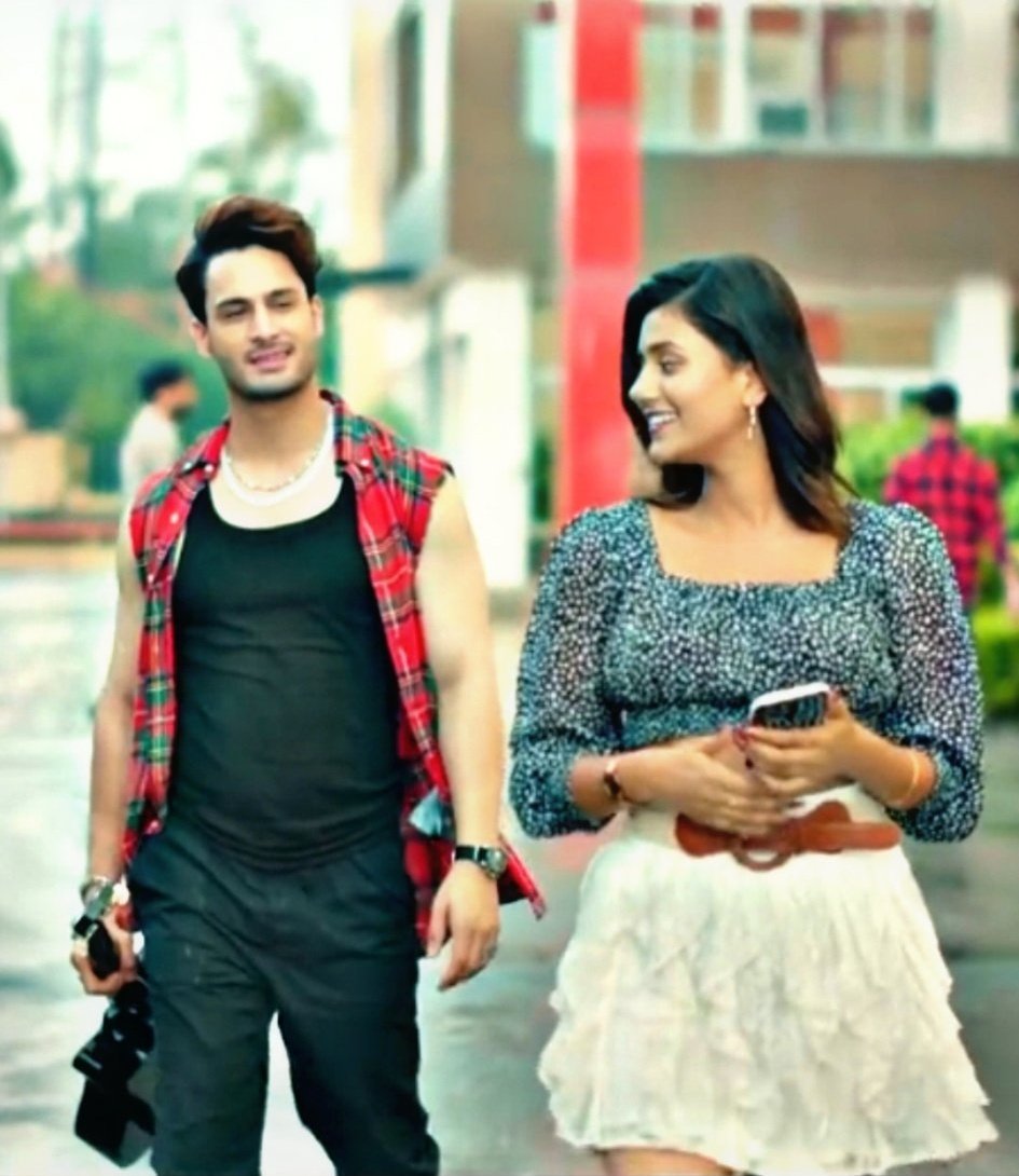 Shanzay_96's tweet photo. Umar Riaz &amp; Anjali Arora are going to create Magic with their chemistry in the MV "Mere Khayalon Ki Malika 2.0" releasing on 15th September. 

@realumarriaz x @AnjaliArora1050

MERE KHAYALON KI MALIKA TEASER https://t.co/FqE7gbOsYQ