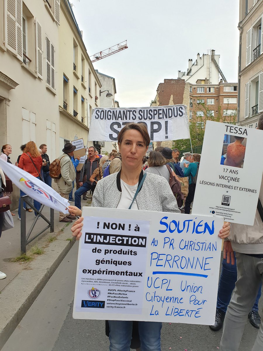 UCPL_Officiel's tweet photo. @sophietissier23 en soutien au professeur Christian Perrone avec l'#Ucpl 
#JeSoutiensPerronne 
#Verité https://t.co/9Ze0LuGtHl
