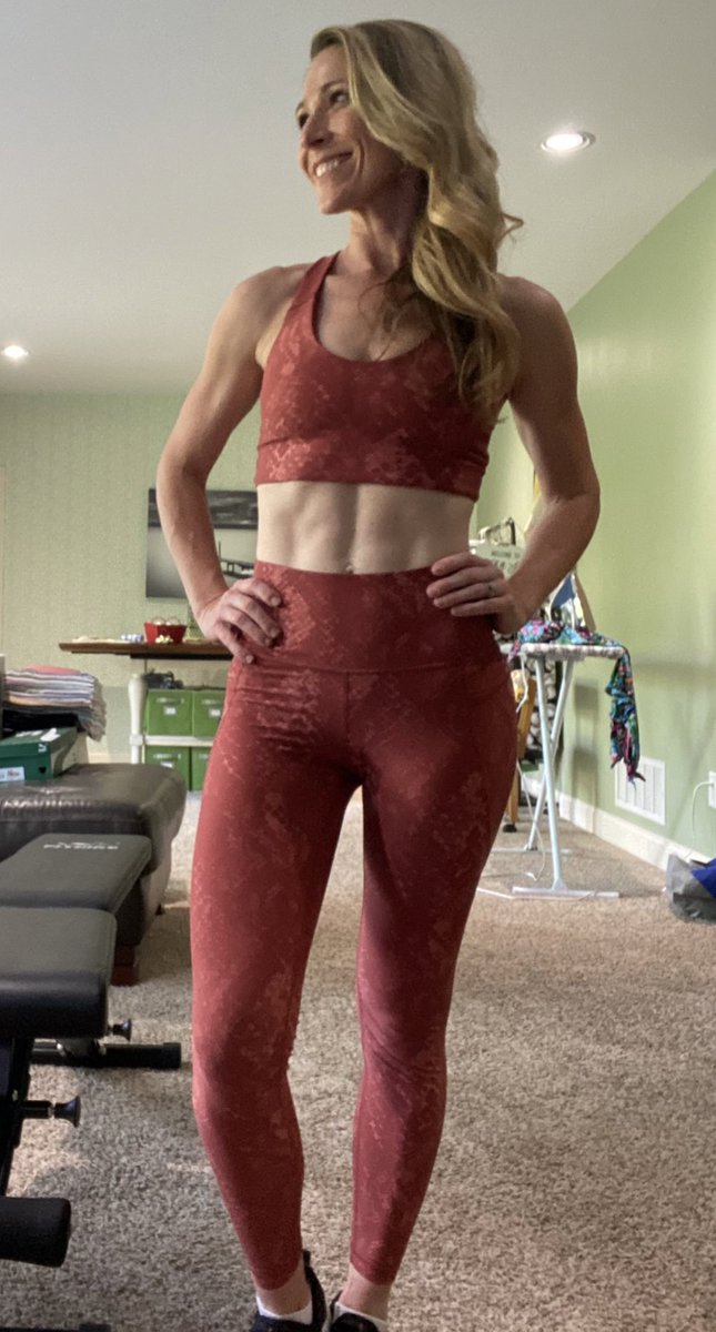 KetchmarkWCPO's tweet photo. I got back to working out on Monday after having Covid and just slowly recovering. I had to lighten my weights a little but thankfully I didn’t lose too much muscle definition. My 2022 fitness journey is back on track! #LIIFTMore @Beachbody https://t.co/Adl9KB0dcO
