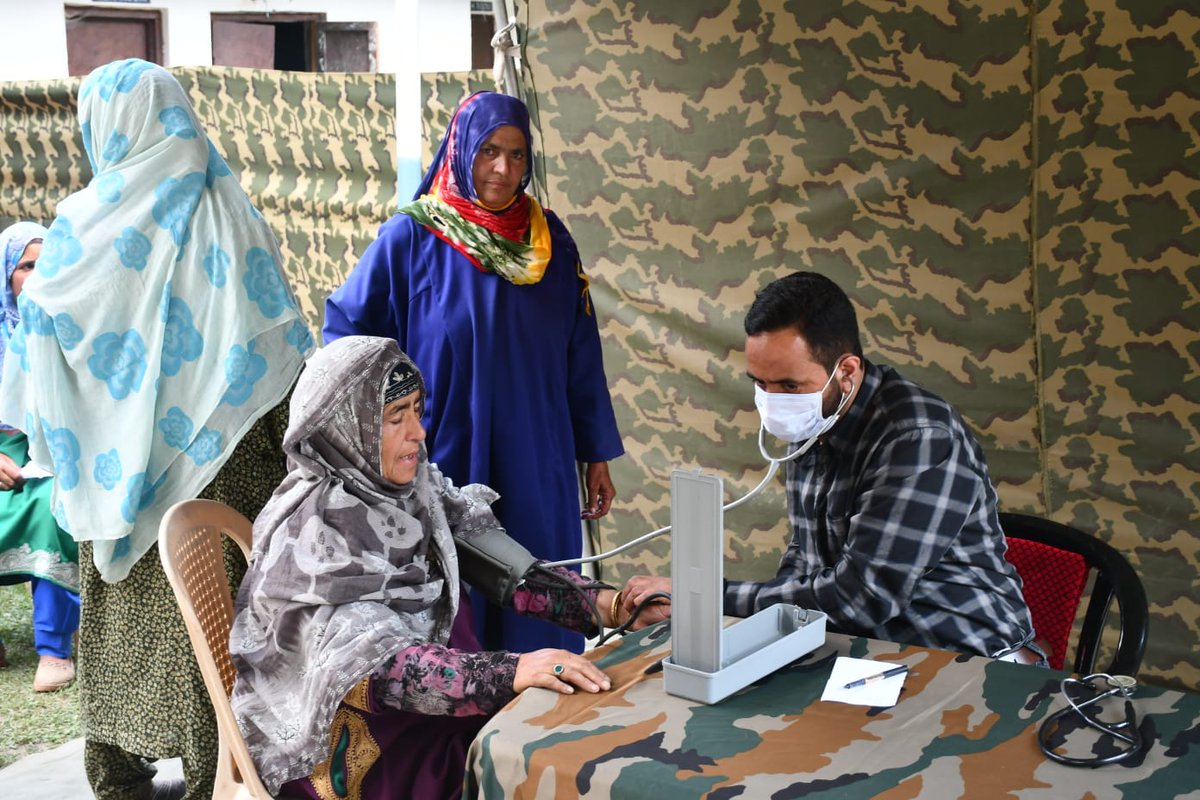 VedPrak12390214's tweet photo. #FirstAidDayInKashmir
#GurezFirstAidDay
#TangdharFirstAidDay
#MachhalMedicalCamp
#TangdharMedicalCamp
#GurezMedica https://t.co/ZIt7j7GnRi