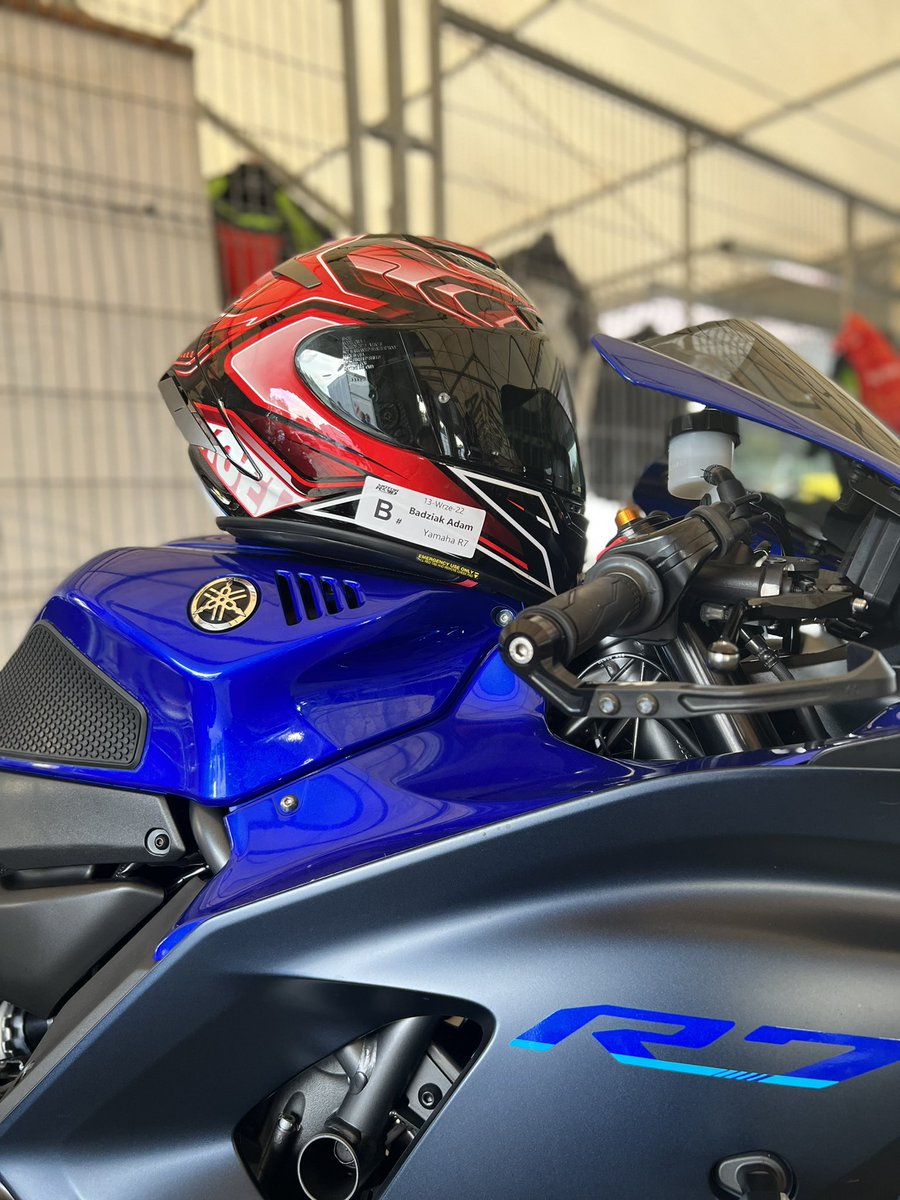 AdamBadziak's tweet photo. Pierwszy raz od dwóch lat na torze. Pierwszy raz po operacji kręgosłupa. Wracam dziś powoli, testuje kości i R7 #TorPozmań #MotorRaid https://t.co/jzqRRBNeVM