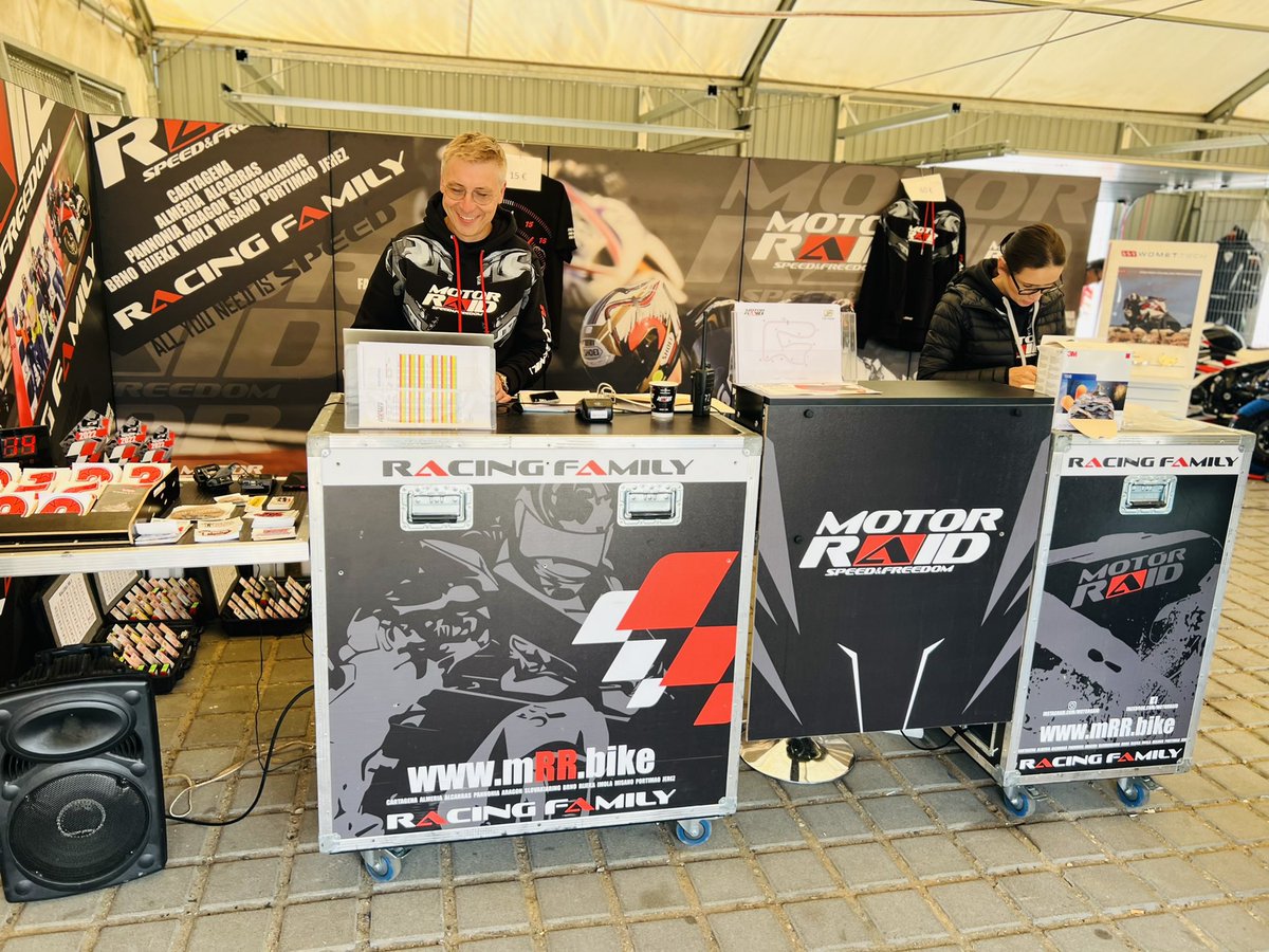 AdamBadziak's tweet photo. Pierwszy raz od dwóch lat na torze. Pierwszy raz po operacji kręgosłupa. Wracam dziś powoli, testuje kości i R7 #TorPozmań #MotorRaid https://t.co/jzqRRBNeVM