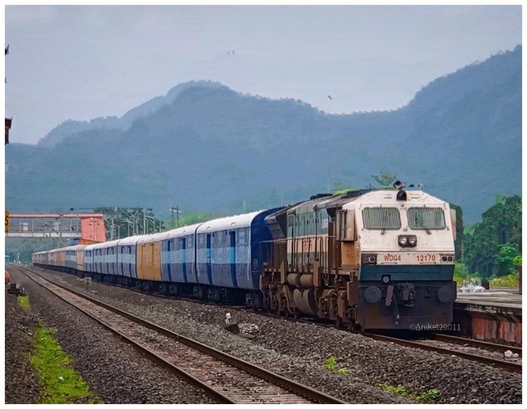 Aniket46_'s tweet photo. #Mountains &amp; #Trains 

#SILIGURI #WDG4 12170 with #HCPV rake standing at #Majgaon #railwaystation of NBQ - GLPT - KYQ Section.

P.S. - Poles are photoshopped.

@DRM_RNY @gm_nfr @RailNf @Babai20011 @drm_kir @NFR_Enthusiasts @RailMinIndia 

#Awesomeassam #breathtaking  #Dls #SGUJ https://t.co/KX9kS4wTX0