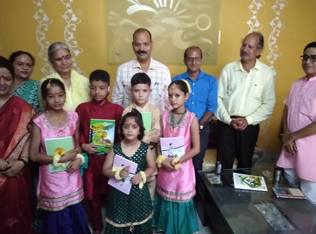 SAKSHAM4Divyang's tweet photo. #UttarakhandPrant
समदृष्टि, क्षमता विकास एवं अनुसंधान मंडल (सक्षम) ऋषिकेश इकाई, सक्षम नेत्रदान जागरूकता पखवाड़ा कार्यक्रम एवं मासिक बैठक-अगस्त 2022

सक्षम ऋषिकेश इकाई द्वारा अगस्त 2022  की मासिक बैठक के साथ-साथ सक्षम नेत्रदान जागरूकता पखवाड़ा कार्यक्रम का आयोजन किया गया. https://t.co/mY9p4N8LL4