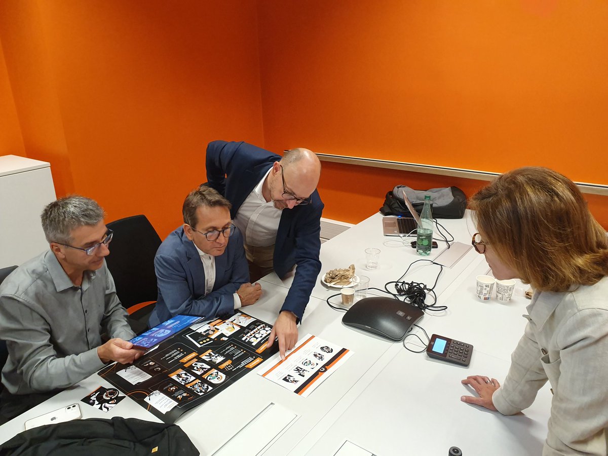 laurence_jdn's tweet photo. Quel engagement et enthousiasme des équipes franciliennes @OrangeIDF au service de l’inclusion numérique, avec #OrangeDigitalCenter, un programme accessible et gratuit, pour un numérique utile à tous. https://t.co/sHTYDZGhXU