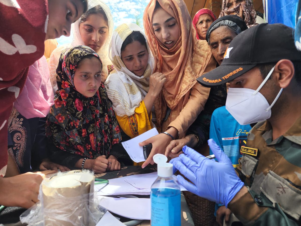 VedPrak12390214's tweet photo. #FirstAidDayInKashmir
#GurezFirstAidDay
#TangdharFirstAidDay
#MachhalMedicalCamp
#TangdharMedicalCamp
#GurezMedica https://t.co/I27NDGJjfz