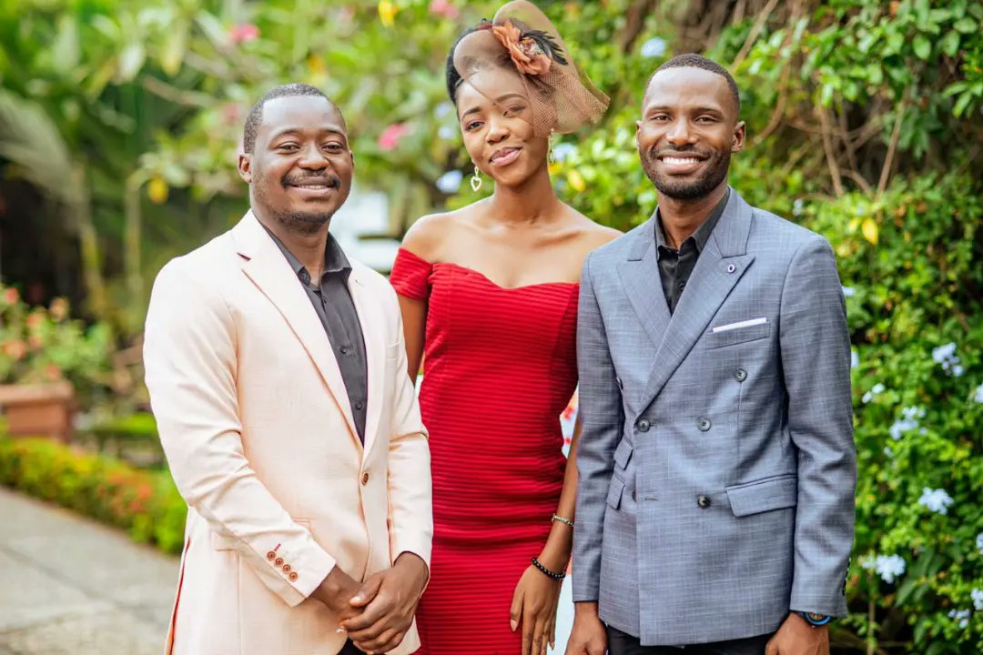 MerdieBonginda's tweet photo. Un auteur a écrit : "On ne reste pas ensemble parce qu’on est infaillible. Une relation dure quand on reconnaît ses erreurs et qu’on promet de les corriger pour le bien commun. @KabwikaBen
#MariageCivilCoupleZazaPub&amp;Kmotdesign
#TeamBuildingAgency
#Hôtesdaccueil
#Serveurs https://t.co/Xs7qIu2R2j