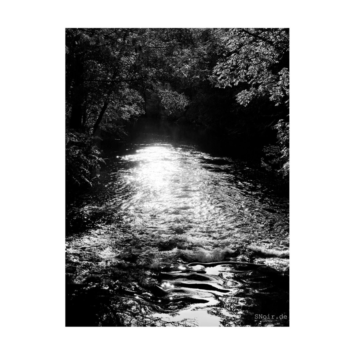 stefan_noir's tweet photo. Licht u. Schatten. Das Spiel des Lebens. 

#sn #dichterauskronach #denker #dichter #kronach #rodach https://t.co/JEvyvVTdK8
