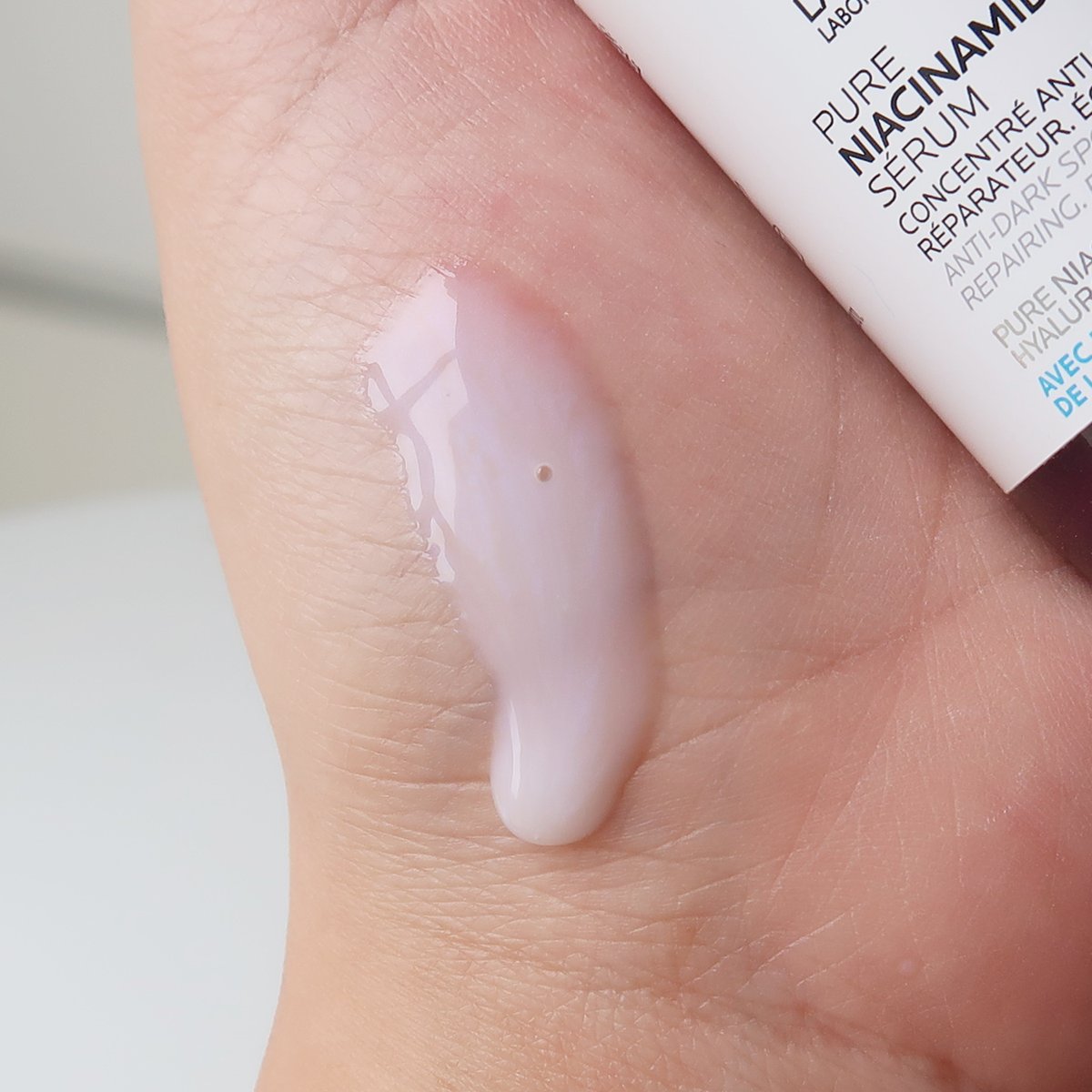 parkropreview's tweet photo. เซรั่มลดรอยดำมาแรงช่วงนี้ ต้องยกให้น้องขวดม่วงลาโรชโพเซย์ Pure Niacinamide 10 เลยยยย ช่วยลดรอยดำฝังลึก+ช่วยผลัดเซลล์ผิว+ช่วยป้องกันรอยดำใหม่ สีผิวดูสม่ำเสมอขึ้นในวีคแรกที่ใช้เลยด้วย ใครรอยดำเยอะๆไปลอง https://t.co/3wlFdUA26u