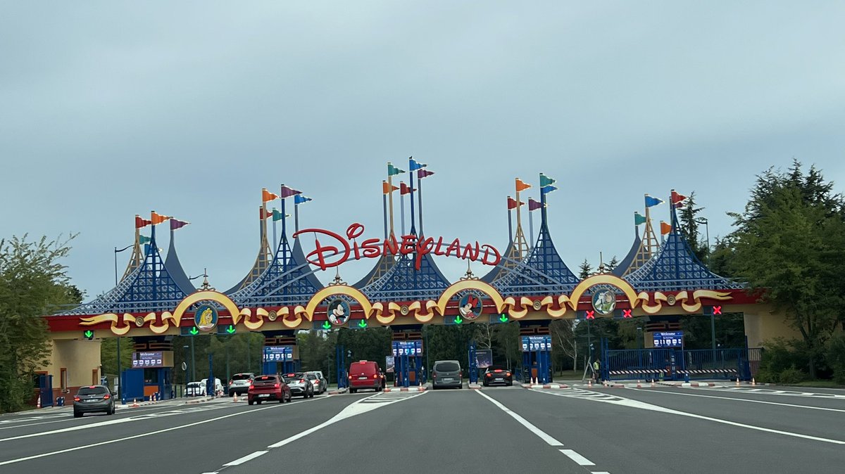 HadrienPinon's tweet photo. On va faire un coucou à Mickey https://t.co/yi5GcYPZXr