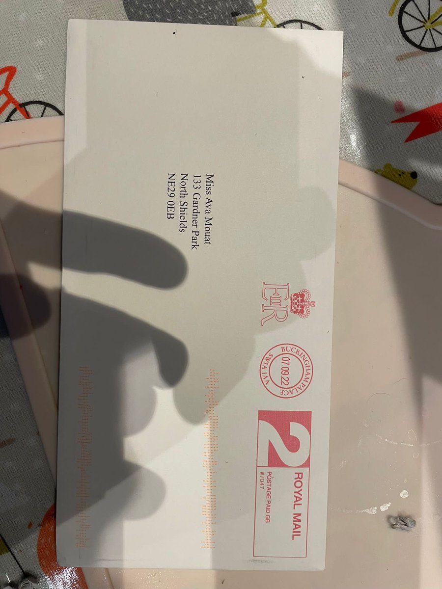 JaneMouat's tweet photo. Ava sent a picture to the Queen in June for her Jubilee and the day after she passed we received this 😢@stcuthbertsns https://t.co/3lycpWLJdA